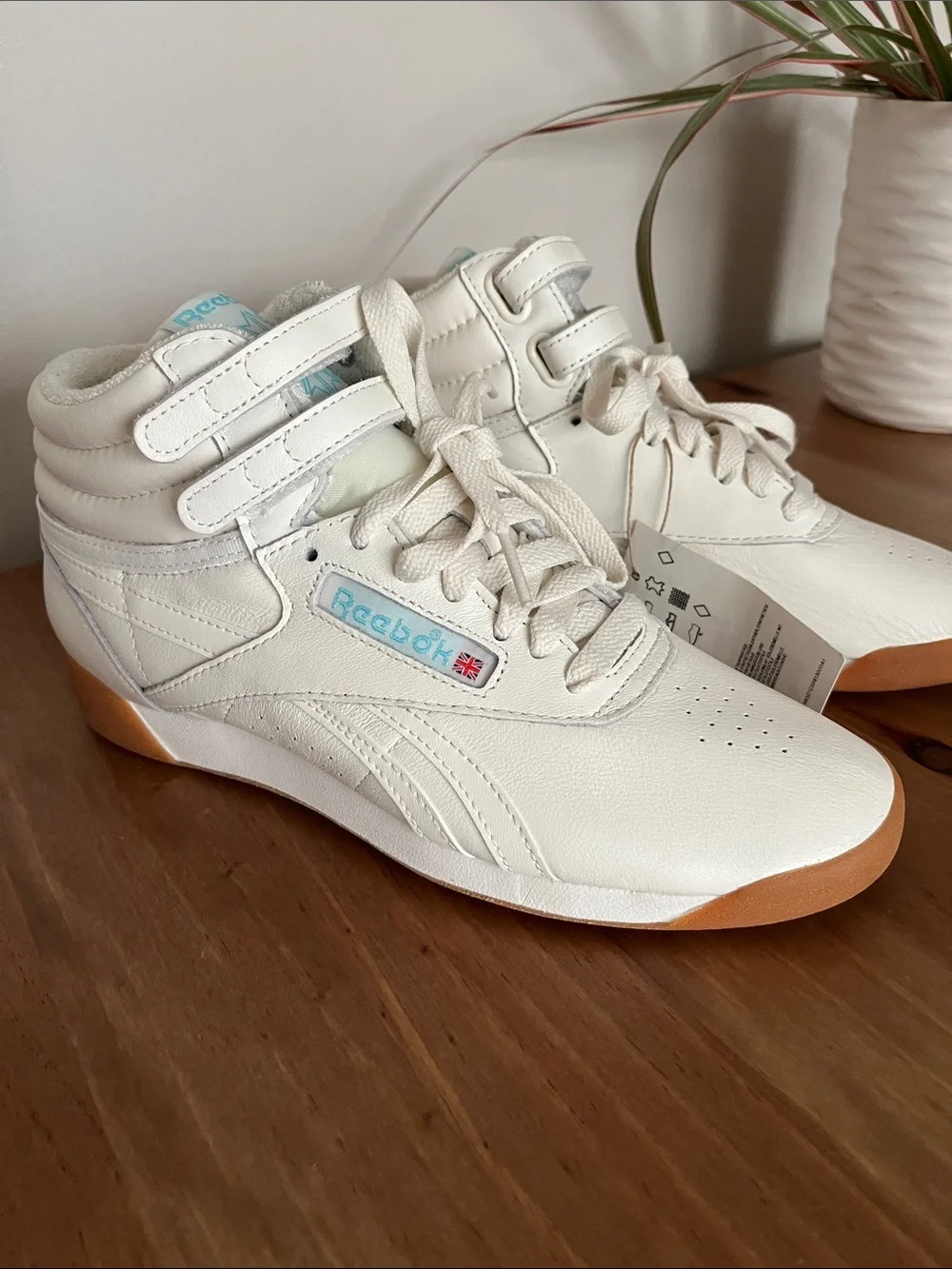 Reebok White High-Top Sneakers with Light Blue Logo and Gum Sole size 7.5 F/S HI